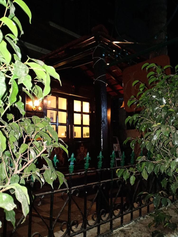 Jc Chalet Mumbai Kültér fotó